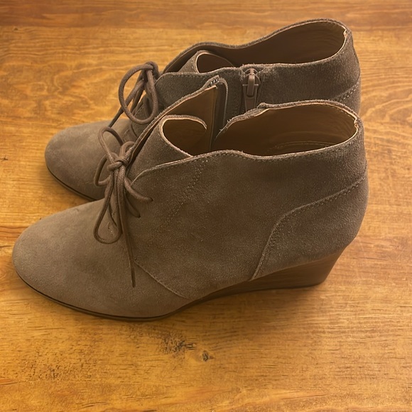LUCKY BRAND WEDGE BOOTIES - Picture 2 of 8